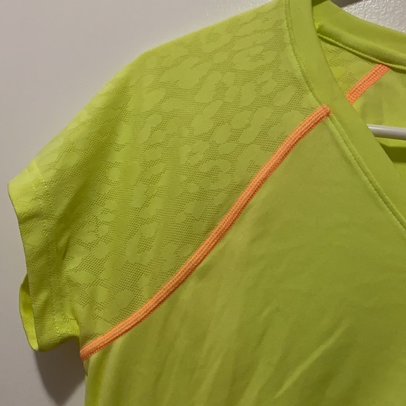 FILA women’s workout t-shirt - Picture 2 of 3